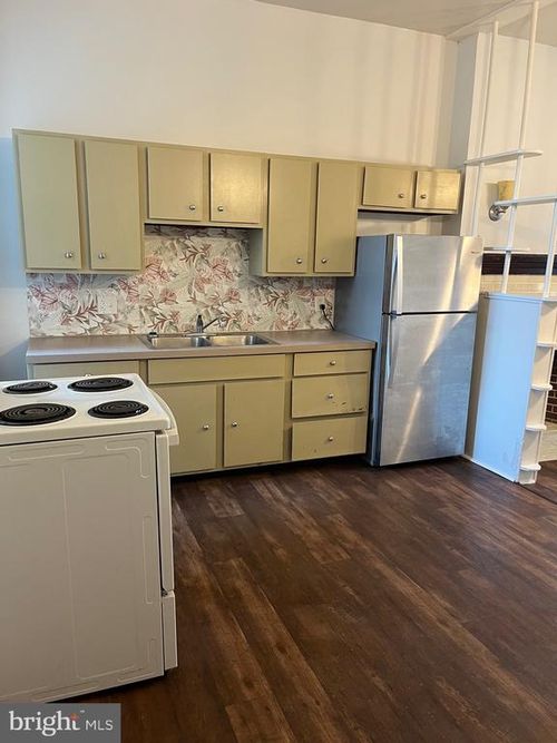 apt-1-171 S Charlotte St, MANHEIM, PA, 17545-1825 | Card Image