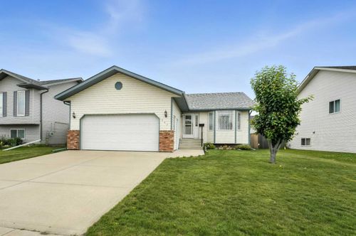 347 Duston Street, Red Deer, AB, T4R3J9 | Card Image