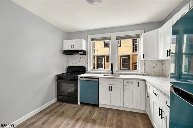27 Berkeley Pl, Home with 7 bedrooms, 3 bathrooms and null parking in Bloomfield NJ | Image 32