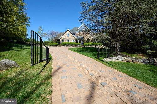 1012 Bodine Rd, CHESTER SPRINGS, PA, 19425-2004 | Card Image