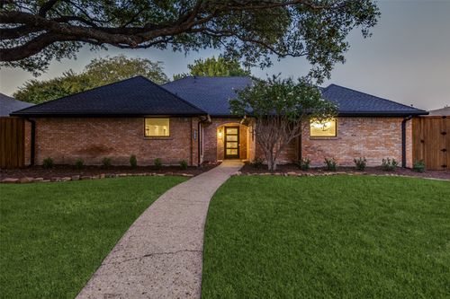 6019 Daven Oaks Dr, Dallas, TX, 75248-2118 | Card Image