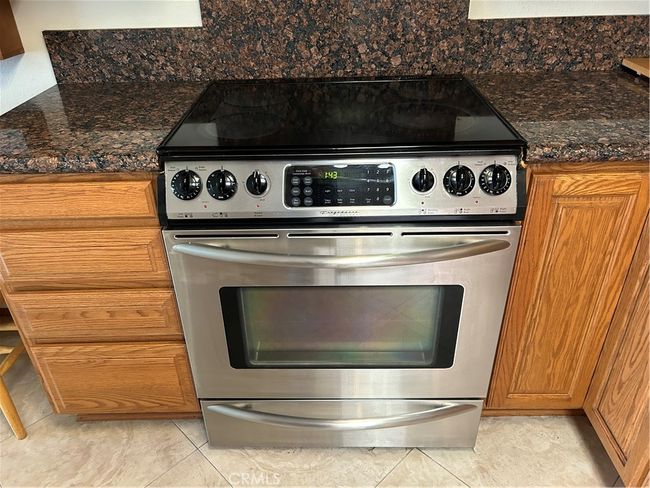 APT-66H - 13881 Thunderbird Dr, Home with 1 bedrooms, 1 bathrooms and 2 parking in Seal Beach CA | Image 5