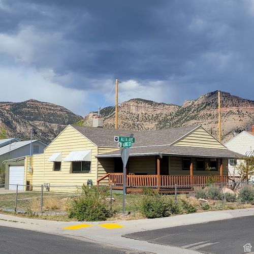 207 Rawlins St, East Carbon, UT, 84520-7722 | Card Image