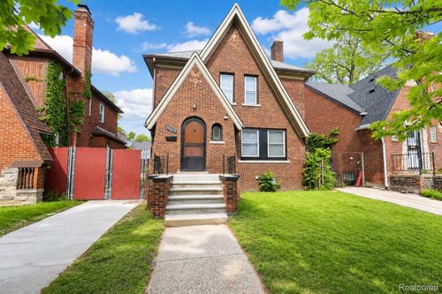 18613 Santa Rosa Dr, Detroit, MI, 48221-2246 | Card Image