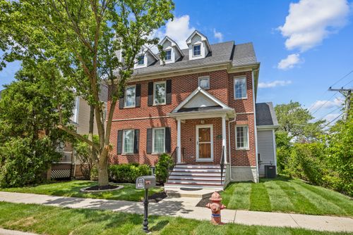 335 W Carriage Ln, Bensenville, IL, 60106-4119 | Card Image