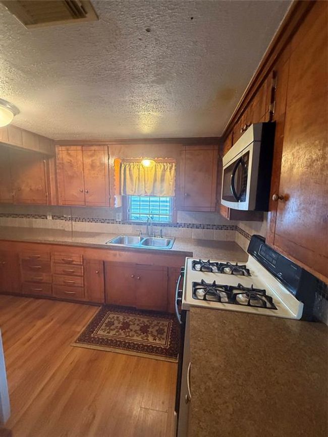 4300 Weaver Rd, House other with 3 bedrooms, 2 bathrooms and 2 parking in Houston TX | Image 11