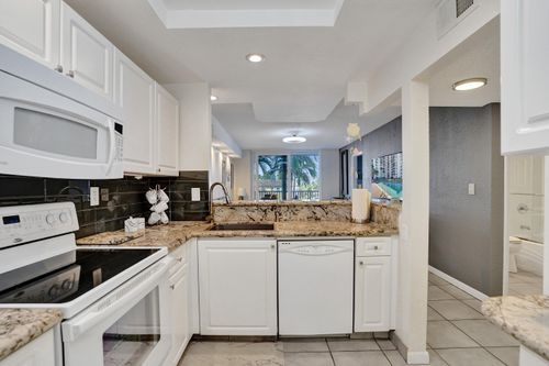 1391 S Ocean Blvd, Pompano Beach, FL, 33062-7152 | Card Image