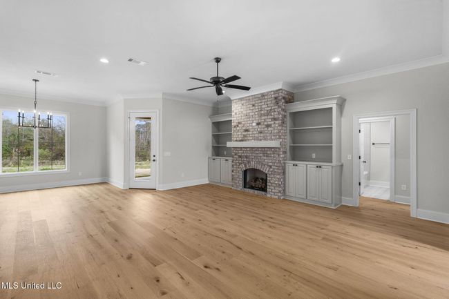 10-web-or-mls-202 Lizzy-10 | Image 8
