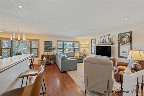 609 Western Hills Blvd, Cheyenne, WY, 82009-3327 | Card Image