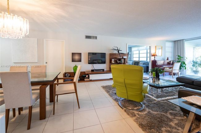 APT-202 - 625 Oaks Dr, Condo with 3 bedrooms, 3 bathrooms and null parking in Pompano Beach FL | Image 8
