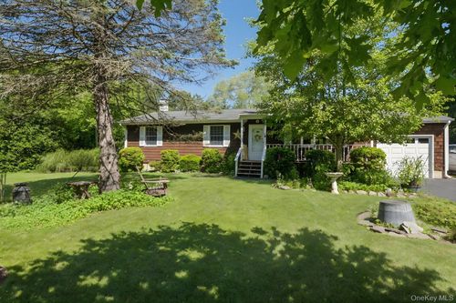 44 Aliperti Rd, Riverhead, NY, 11901 | Card Image