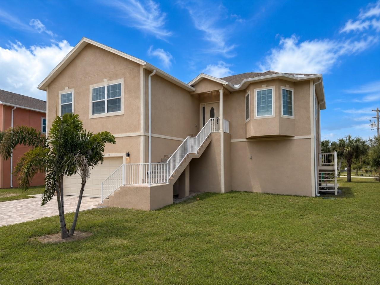 Residential in TARPON SPRINGS