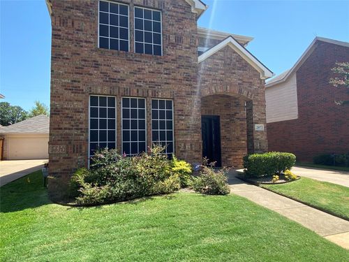 207 Colonial Ln, Euless, TX, 76040-4673 | Card Image