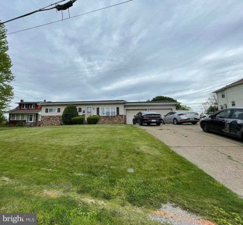 1105 Darlington Rd, Beaver Falls, PA, 15010-2828 | Card Image
