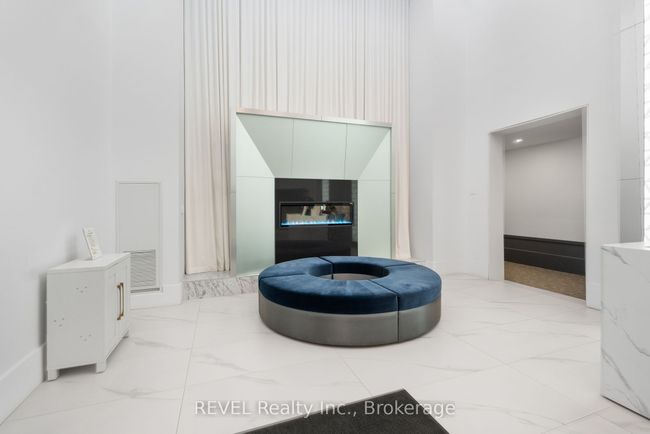 410 - 16 Concord Pl, Condo with 2 bedrooms, 1 bathrooms and null parking in Grimsby ON | Image 5