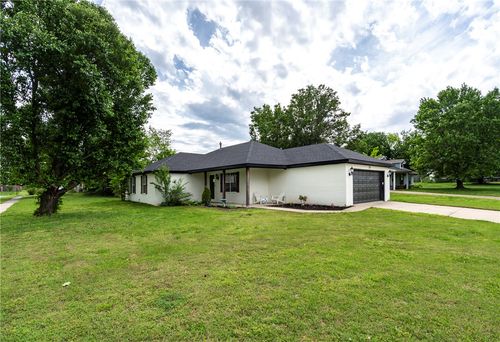 110 Cypress St, Prairie Grove, AR, 72753-8900 | Card Image