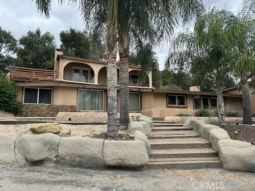 22231 Chatsworth St, Chatsworth, CA, 91311-1322 | Card Image