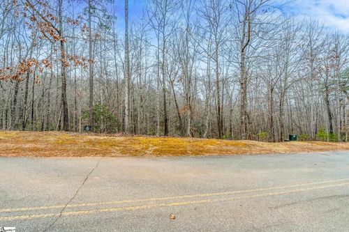 30 Lakes Edge Way, Marietta, SC, 29661-5175 | Card Image