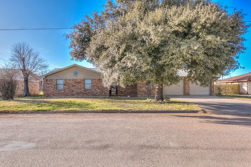 1002 Country Club Rd, Ballinger, TX, 76821 | Card Image