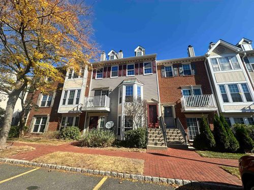22 Dogwood St, Jersey City, NJ, 07305-4841 | Card Image