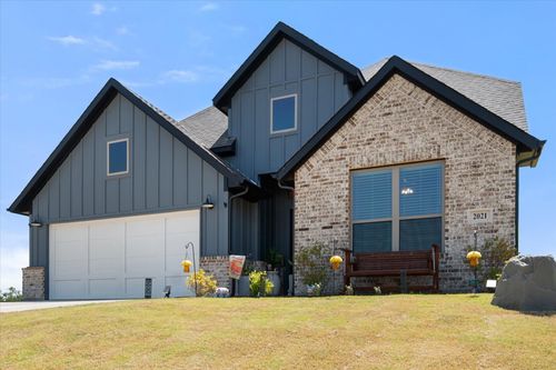 2021 Redemption Dr, Weatherford, TX, 76088-6418 | Card Image