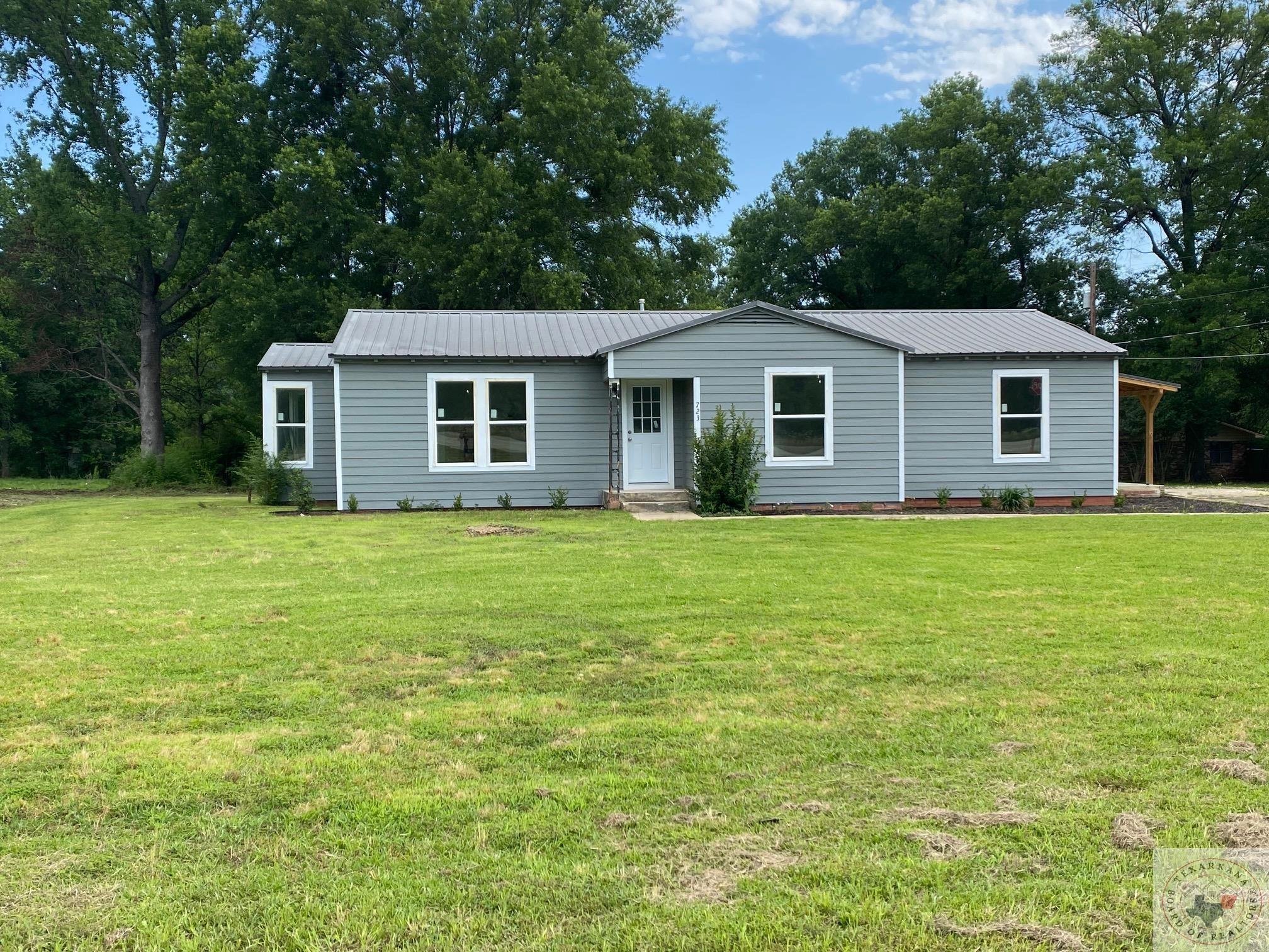 Front St, DE Kalb, TX 75559