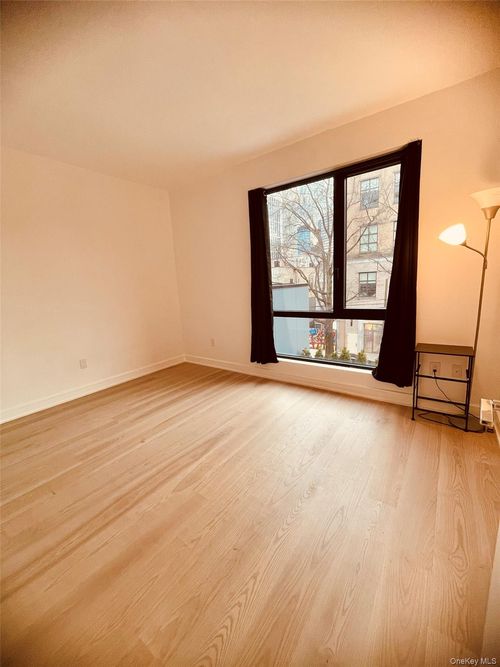 ste-3d-27-09 40th Ave, Long Island City, NY, 11101-3789 | Card Image
