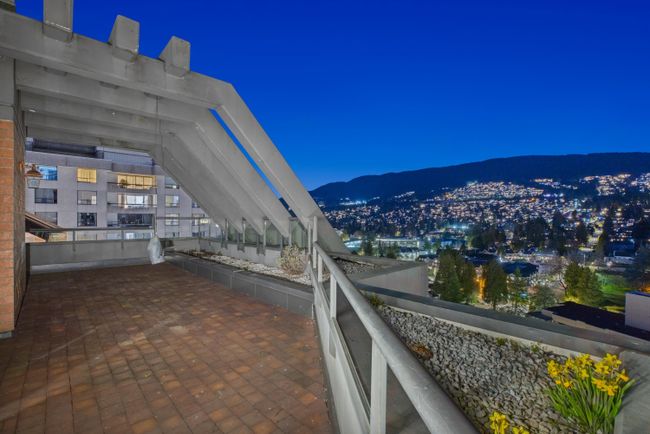 1801 - 1972 Bellevue Avenue, Condo with 3 bedrooms, 3 bathrooms and 7 parking in West Vancouver BC | Image 30
