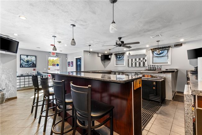 659 Killingly St, Home with 2 bedrooms, 3 bathrooms and 30 parking in Johnston RI | Image 10