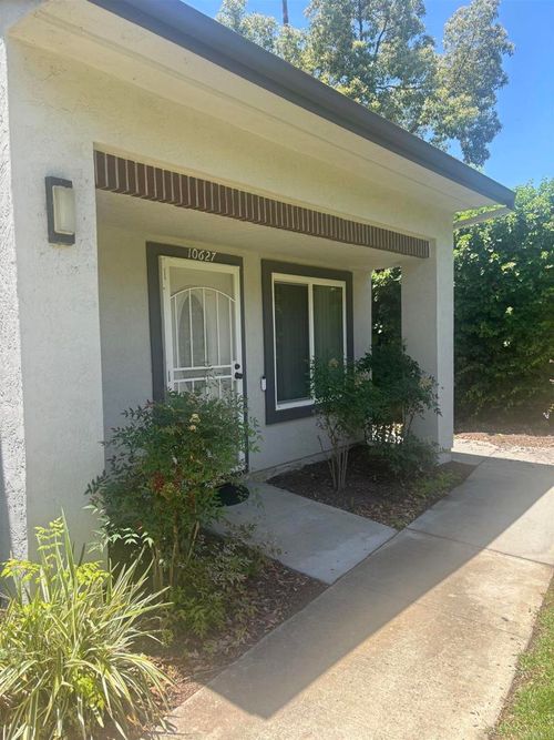10627 Aristocrat Ct., Santee, CA, 92071 | Card Image
