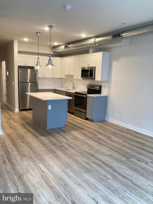 apt-3-2551 N Front St, PHILADELPHIA, PA, 19133-4052 | Card Image