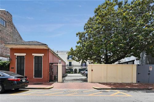 bc-22-1022 Toulouse Street, New Orleans, LA, 70112 | Card Image