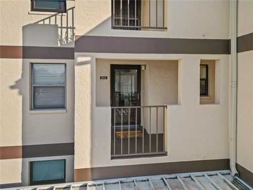 apt-212-2395 Harbor Blvd, PORT CHARLOTTE, FL, 33952-5032 | Card Image