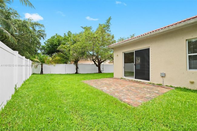 1107 Ne 37th Pl, House other with 5 bedrooms, 3 bathrooms and null parking in Homestead FL | Image 27