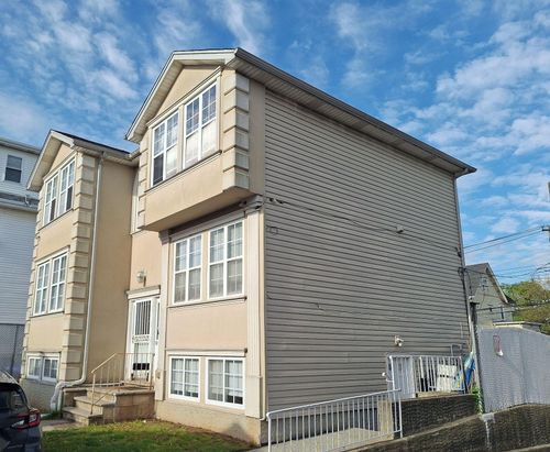 115 South Ave, Staten Island, NY, 10303-1666 | Card Image