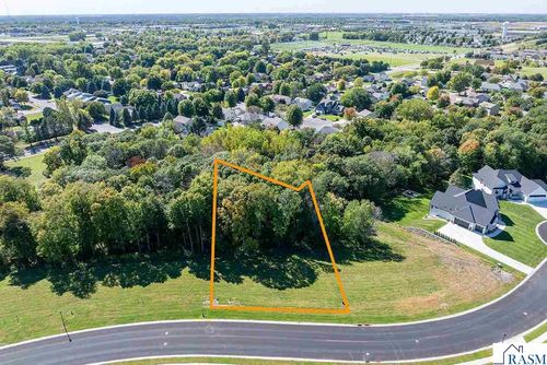 27 S Pointe Ct, North Mankato, MN, 56003-7512 | Card Image