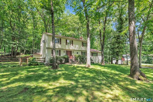 40 Owl Hill Trl, Trumbull, CT, 06611-1321 | Card Image