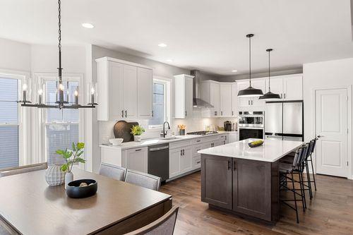 8-25 Sandra Rd, East Walpole, MA, 02032-1505 | Card Image