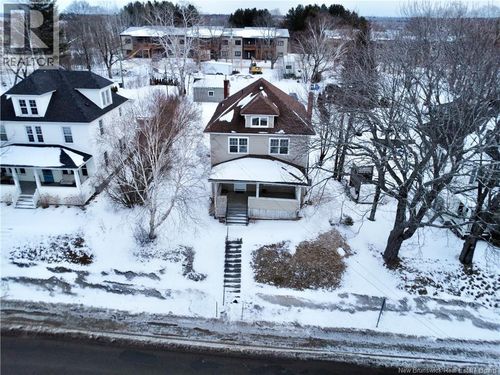 745 Murray Ave, Bathurst, NB, E2A1V3 | Card Image