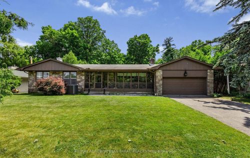 73 Forest Grove Dr, North York, ON, M2K1Z4 | Card Image