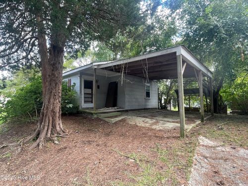 409 Oak St, Williamston, NC, 27892-1633 | Card Image