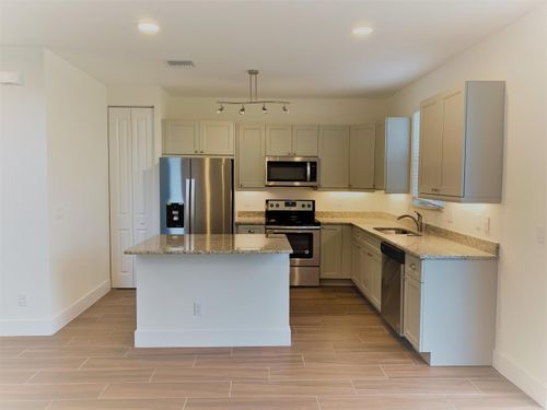 107 Osprey Cir, Lantana, FL, 33462-4531 | Card Image