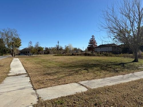 2441 Lamanche St, New Orleans, LA, 70117-2741 | Card Image