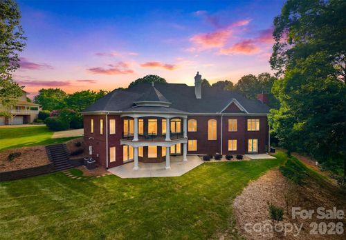 3745 Pinecrest Dr Ne, Hickory, NC, 28601-8744 | Card Image