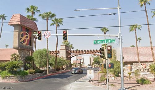 430-5020 Indian River Dr, Las Vegas, NV, 89103-6134 | Card Image