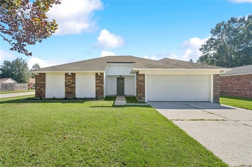 109 Meredith Dr, Slidell, LA, 70458-1229 | Card Image