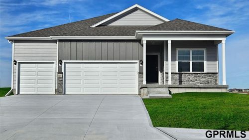 8360 S 176th Ave, Omaha, NE, 68136-2042 | Card Image