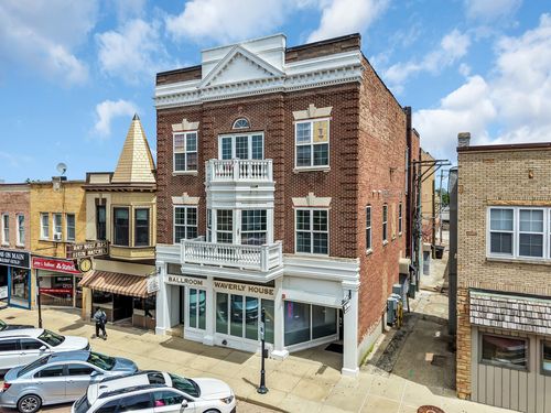 2b-214 Main St, Woodstock, IL, 60098-3214 | Card Image