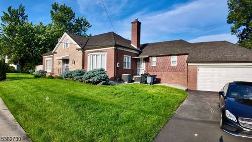 313 E 39th St, Paterson, NJ, 07504-1313 | Card Image