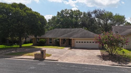 10403 Pinehurst Dr, Austin, TX, 78747-1227 | Card Image